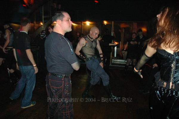 Club Necropolis 12-29-04 075